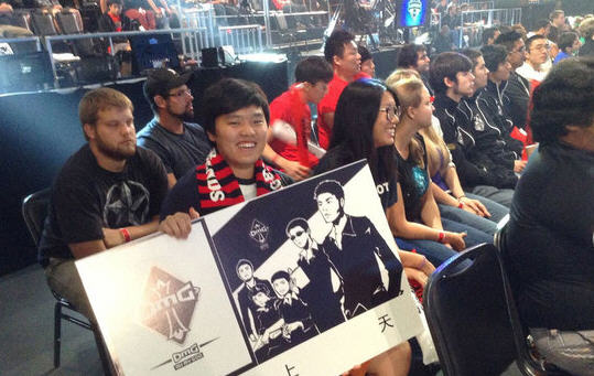 knight：只需要正常对待JDG就可以了，对老队友说一起加油